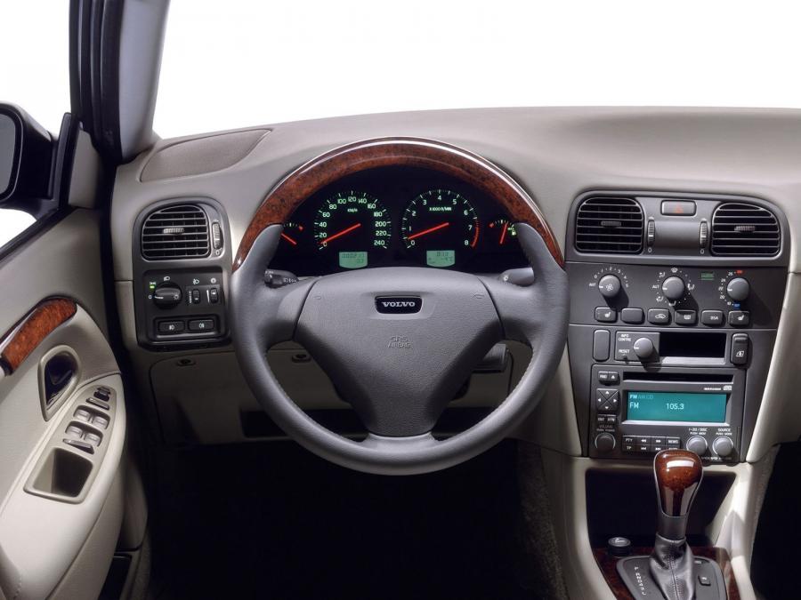  Volvo S40 2002 года  (фото 12 из 14)